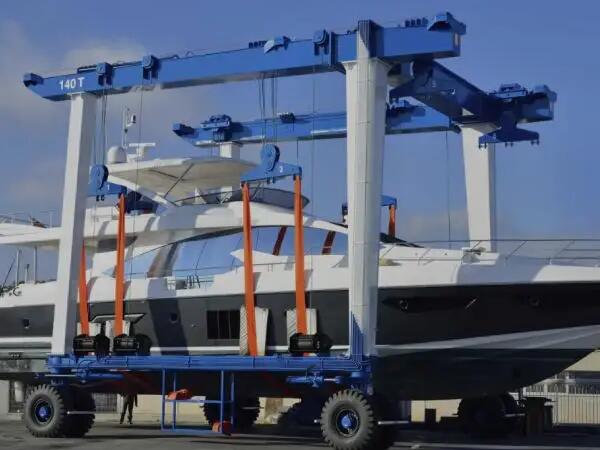 游艇吊的型號有哪些？分別適用于什么場合？