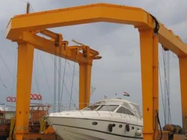 游艇吊的安裝方式對游艇的穩(wěn)定性有影響嗎？