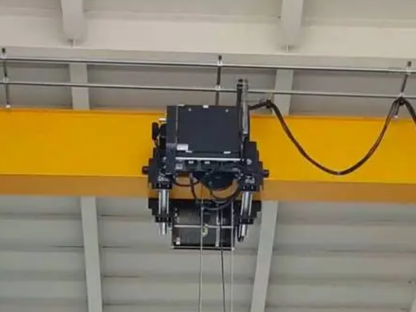 單梁行車控制電路中的電源模塊如何保證供電穩(wěn)定？