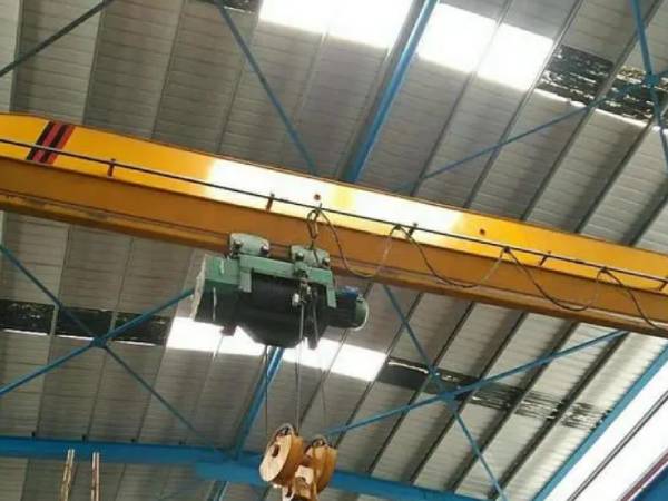 單梁起重機(jī)紅色線為何連接主接觸器線圈？有何功能？