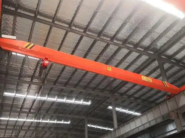 單梁行車控制箱散熱風(fēng)扇接線是否影響整體性能?散熱風(fēng)扇接線與單梁行車性能關(guān)系