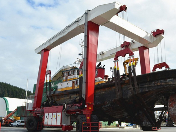 游艇吊的布置和排列方式對(duì)其性能有何影響？